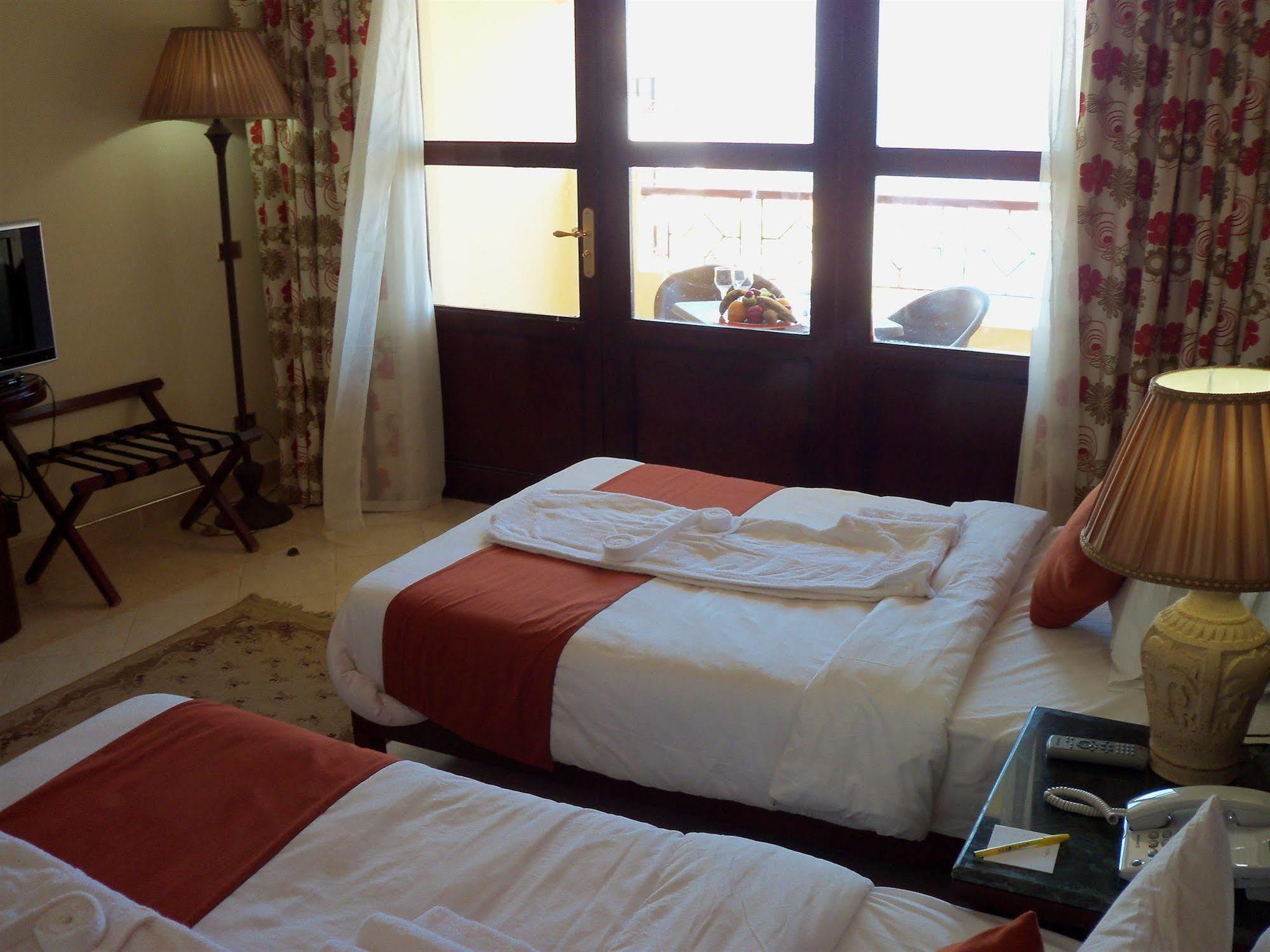 Aquamarine Sun Flower Resort 타바 외부 사진